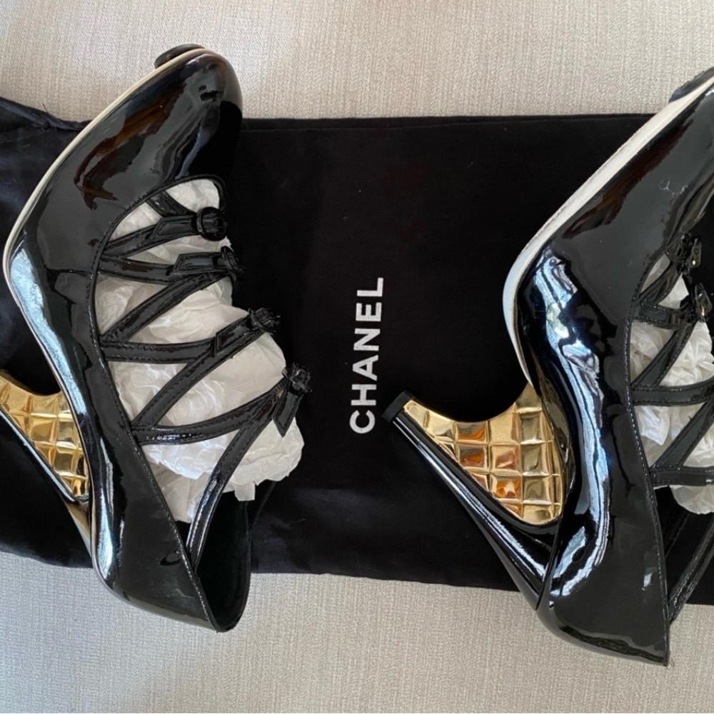 CHANEL Black Patent Leather Strappy Caged Pumps with Gold Quilted Heel - EU 37.5